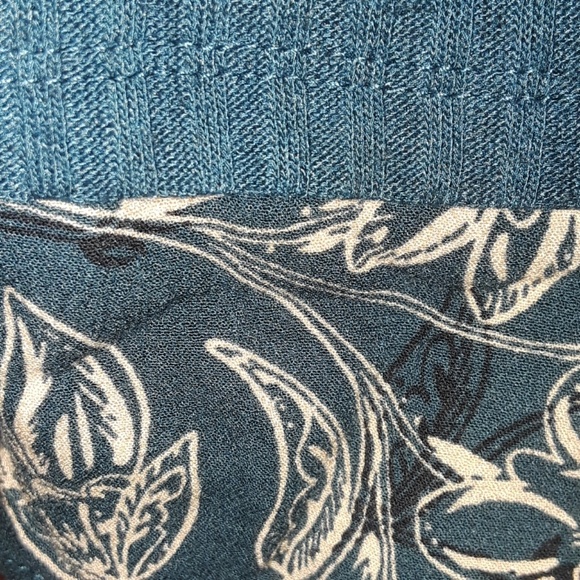 ** Democracy Ribbed Knit Layered Look Keyhole Top - Picture 4 of 8